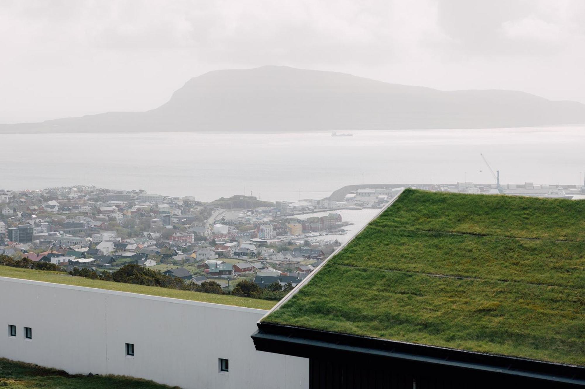 Hotel Foroyar Tórshavn Екстериор снимка