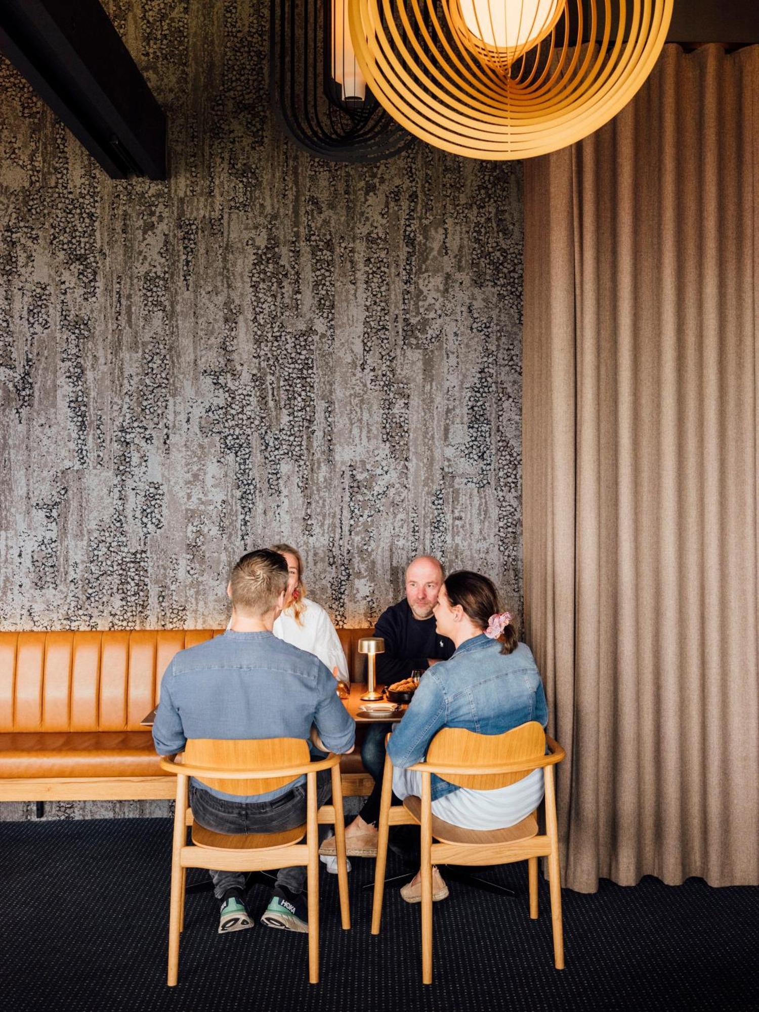 Hotel Foroyar Tórshavn Екстериор снимка