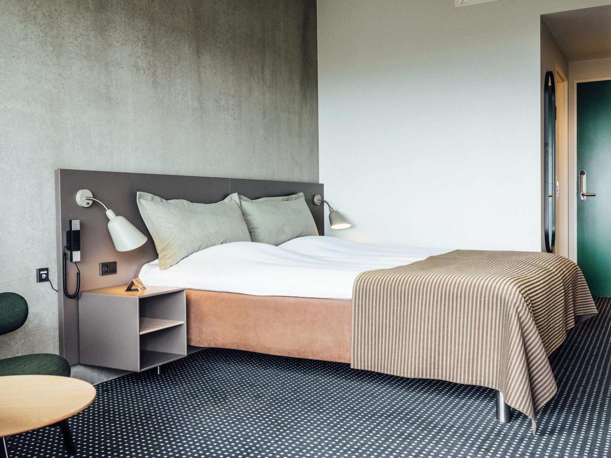 Hotel Foroyar Tórshavn Екстериор снимка