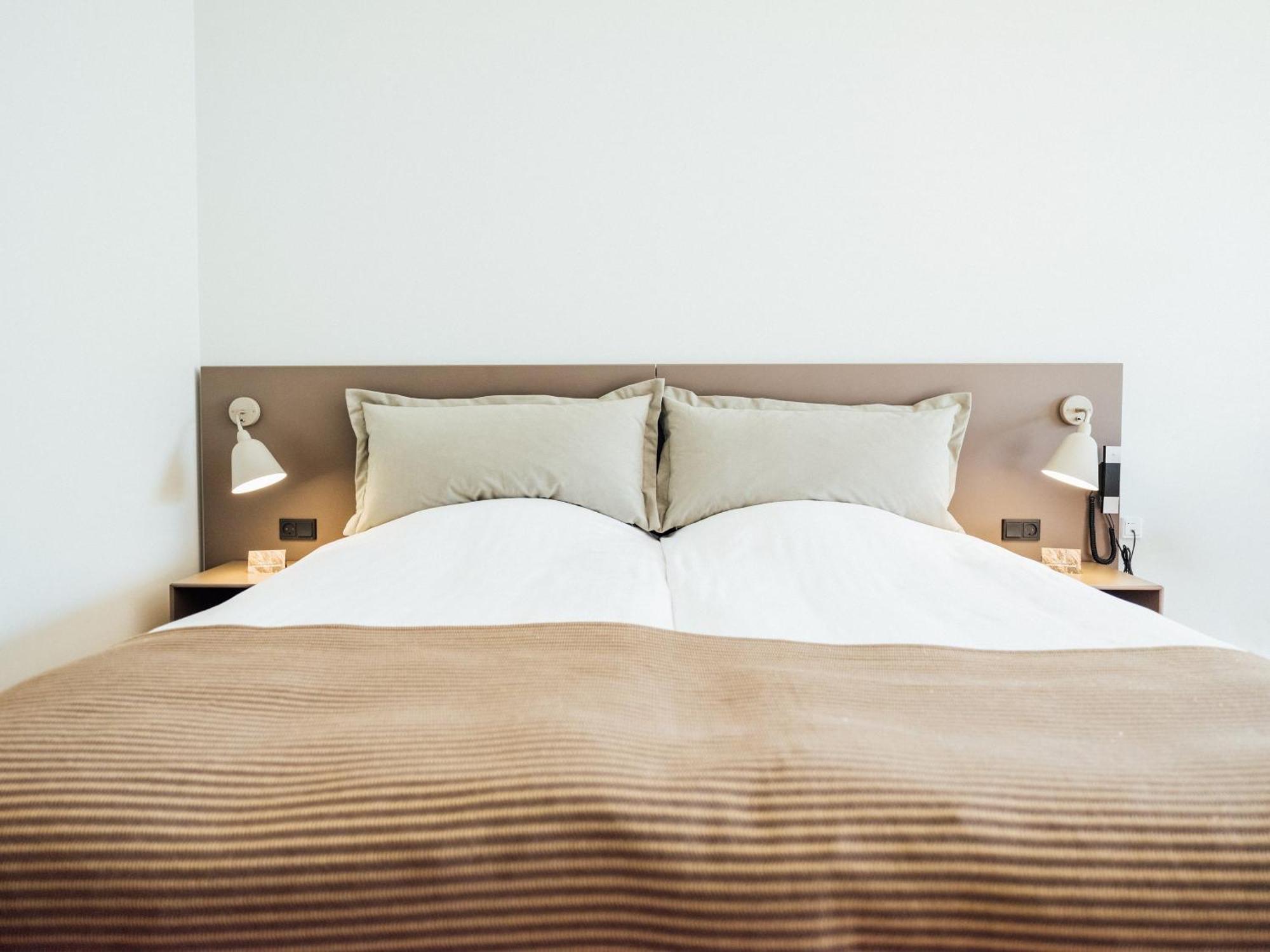 Hotel Foroyar Tórshavn Екстериор снимка